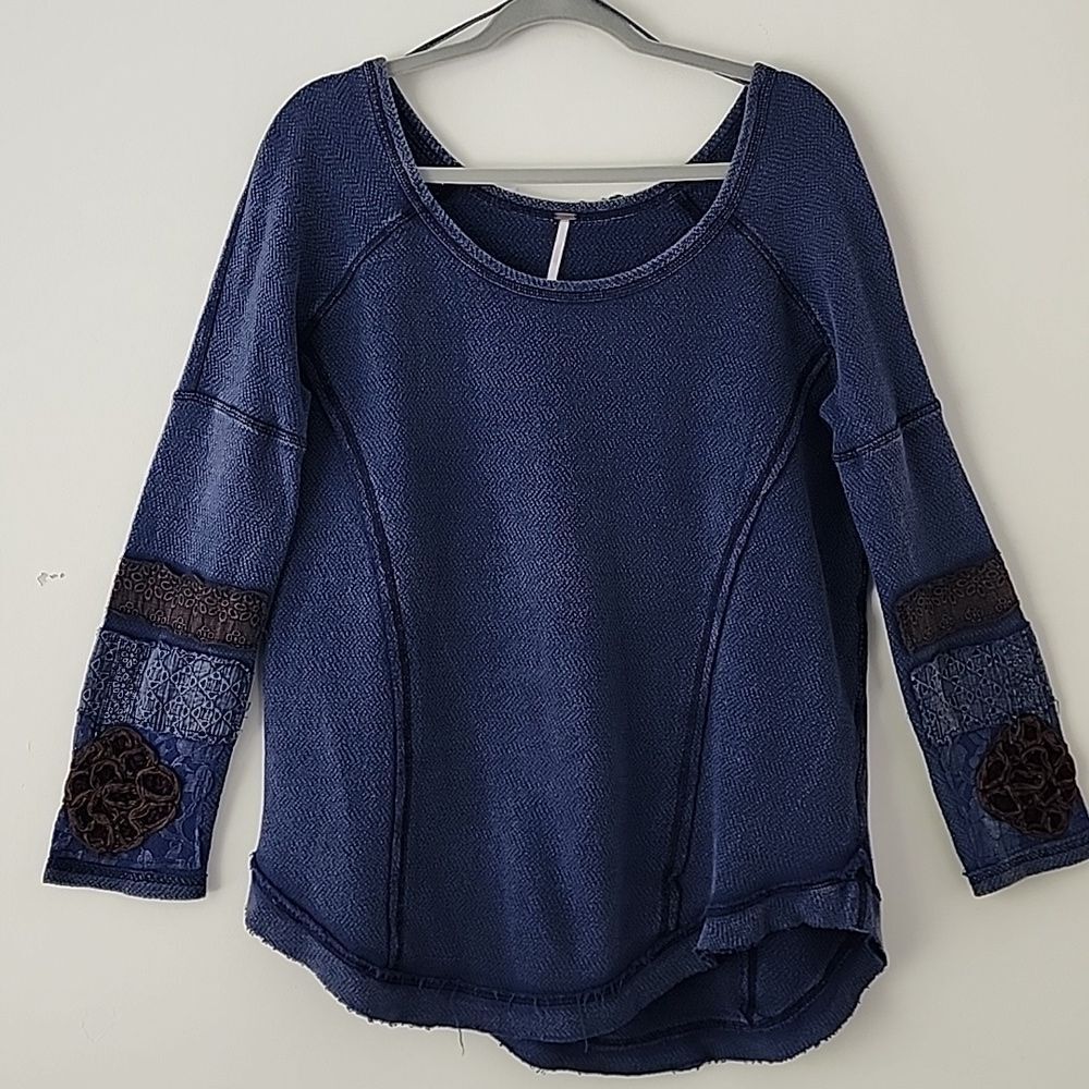 Free People You Dont Own Me Navy Embroidered Oversized Long Sleeves Tunic Top M - Picture 2 of 11